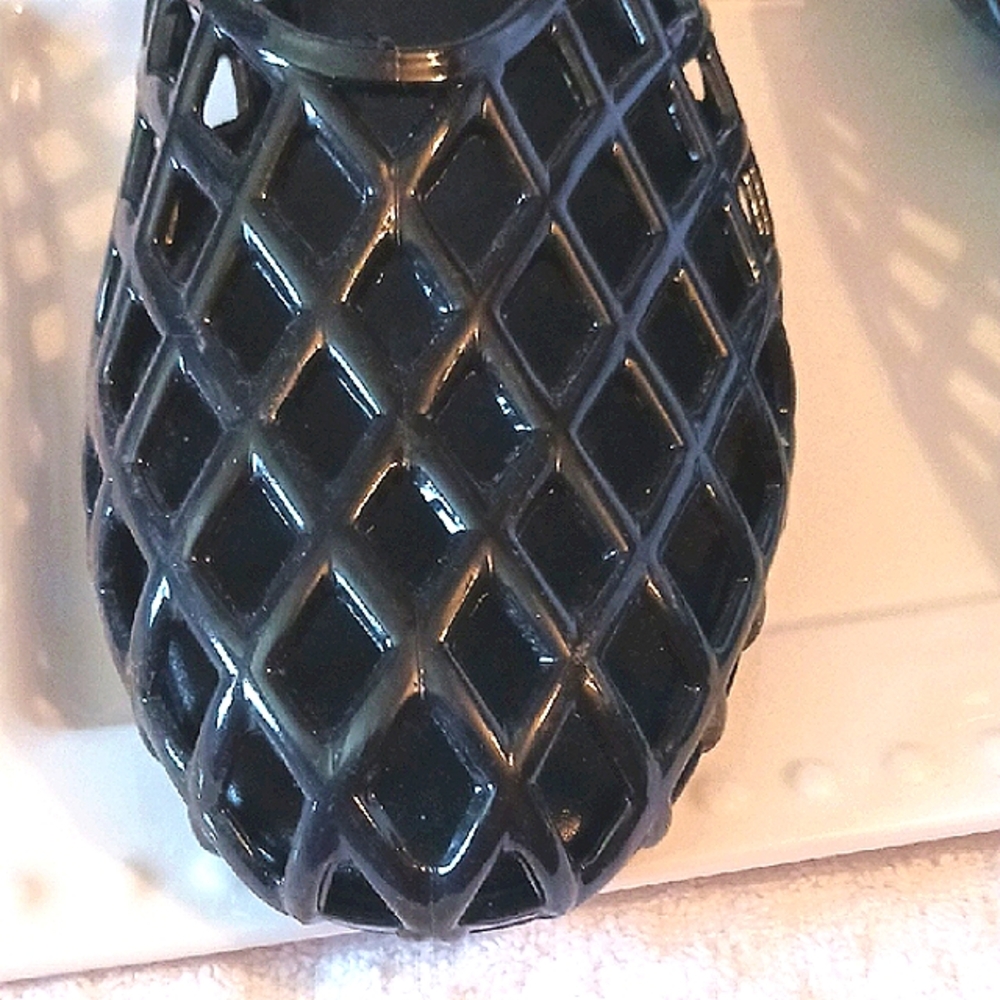 Gorgeous! Old Navy Black Diamond Design Jelly Flats with Glossy Finish 9 🏝 - Picture 5 of 11